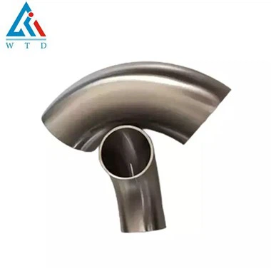 Curva in titanio a 90 gradi